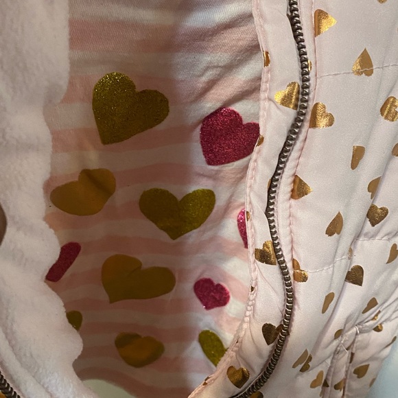 🩷🤍Valentine’s Day vest and long sleeve bundle🩷🤍 - Picture 2 of 5